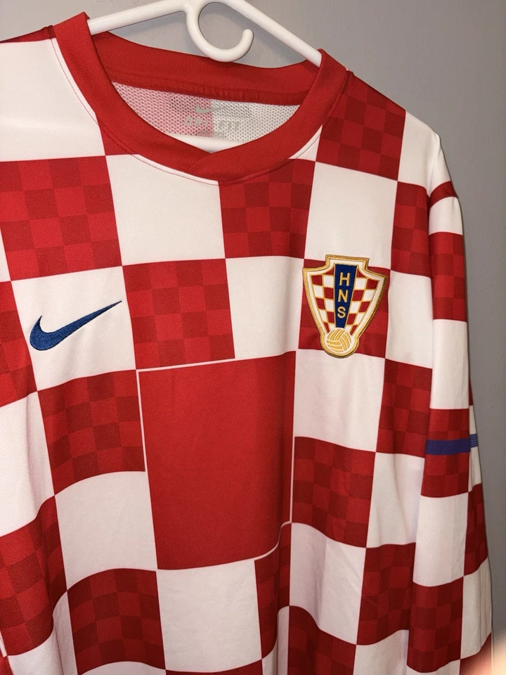 Croatia 2010-11 Player Version Jersey XXL - Image 2 of 4