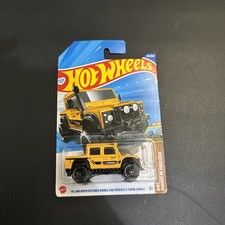 Hot Wheels '15  Yellow  RARE Land Rover Defender Double Cab Fast free Shipping