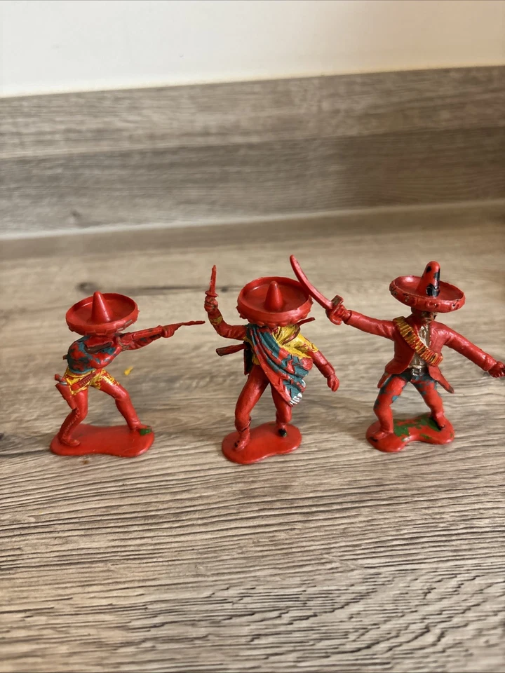 Vintage Crescent 1960s Plastic Mexican / Cowboy & Indians Soldiers Figures RARE - Image 4 of 4