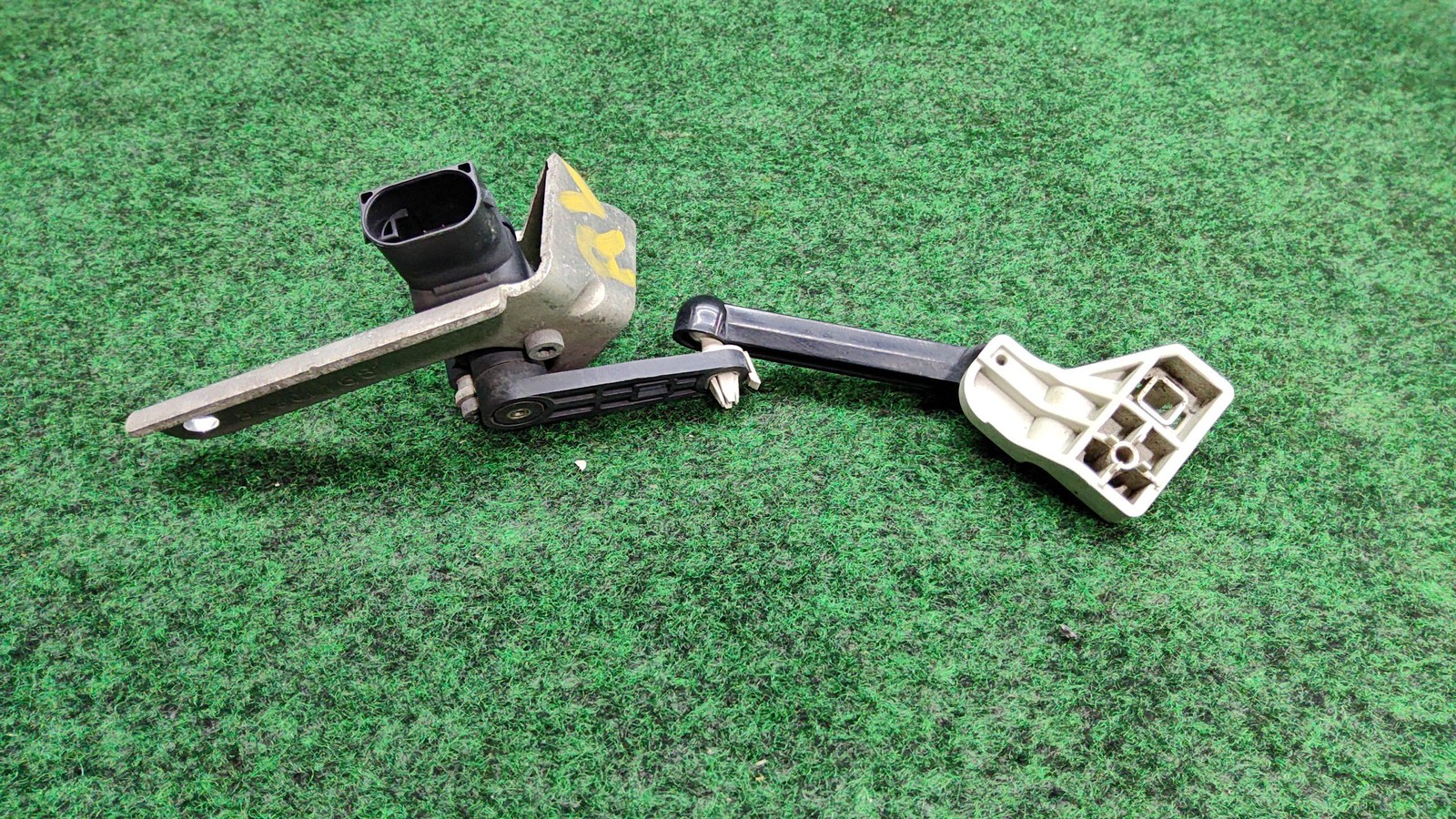 2019-2023 Bmw X5 Rear Suspension Level Sensor Oem 37146870200