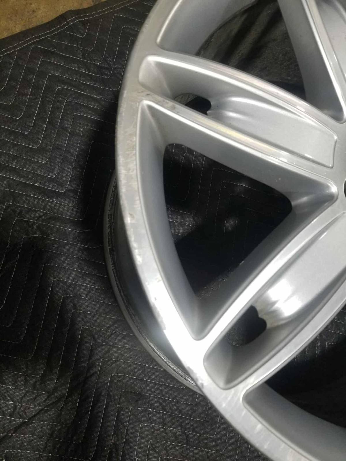 14-21 Maserati Quattroporte Ghibli 20" Rear Genuine Wheel Rim Tire 20x10.5 OEM