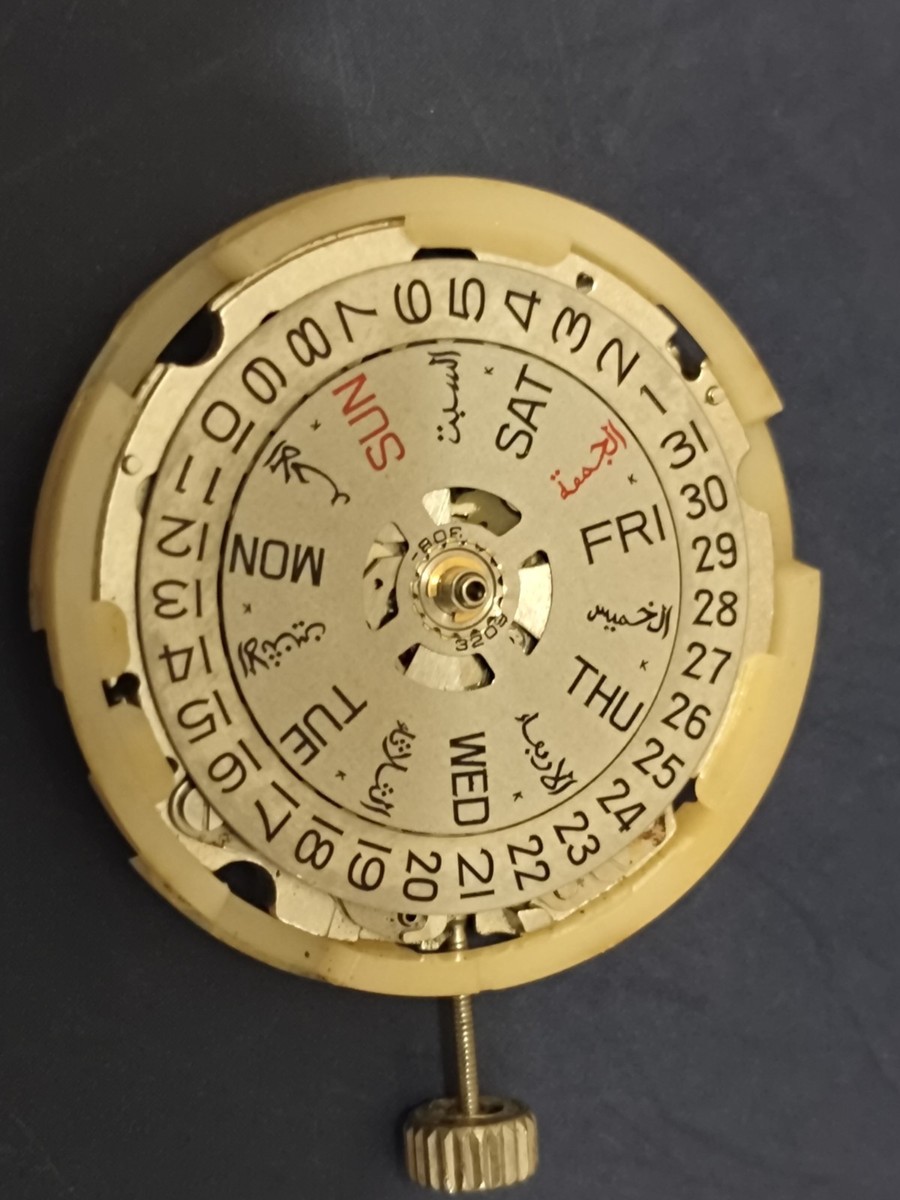 CITIZEN AUTOMATIC MOVEMENT CAL DAY/DATE ON-3 CROWN AT-3 O