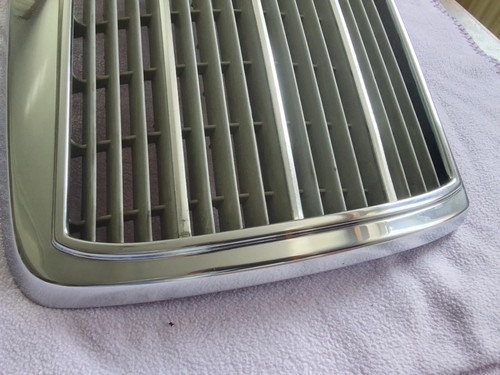 Mercedes Benz w123 Kühlergrill front bonnet radiator grill - Picture 17 of 22
