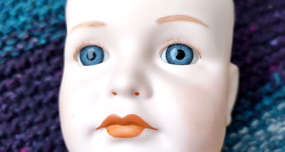 A Kämmer & Reinhardt character biscuit doll 114, Germany, 1909, reproduction  - Image 2 of 4