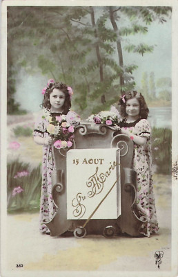 CP LITTLE GIRLS PRESENTING CALENDAR 15 AUGUST STE MARIE