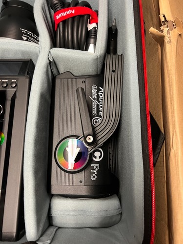 Aputure LS 600c Pro RGB LED Monolight V-Mount - Picture 4 of 5