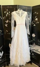 Vintage Victorian Revival 80  s Wedding Dress w/Pleated Ruffles  Hat   Size S