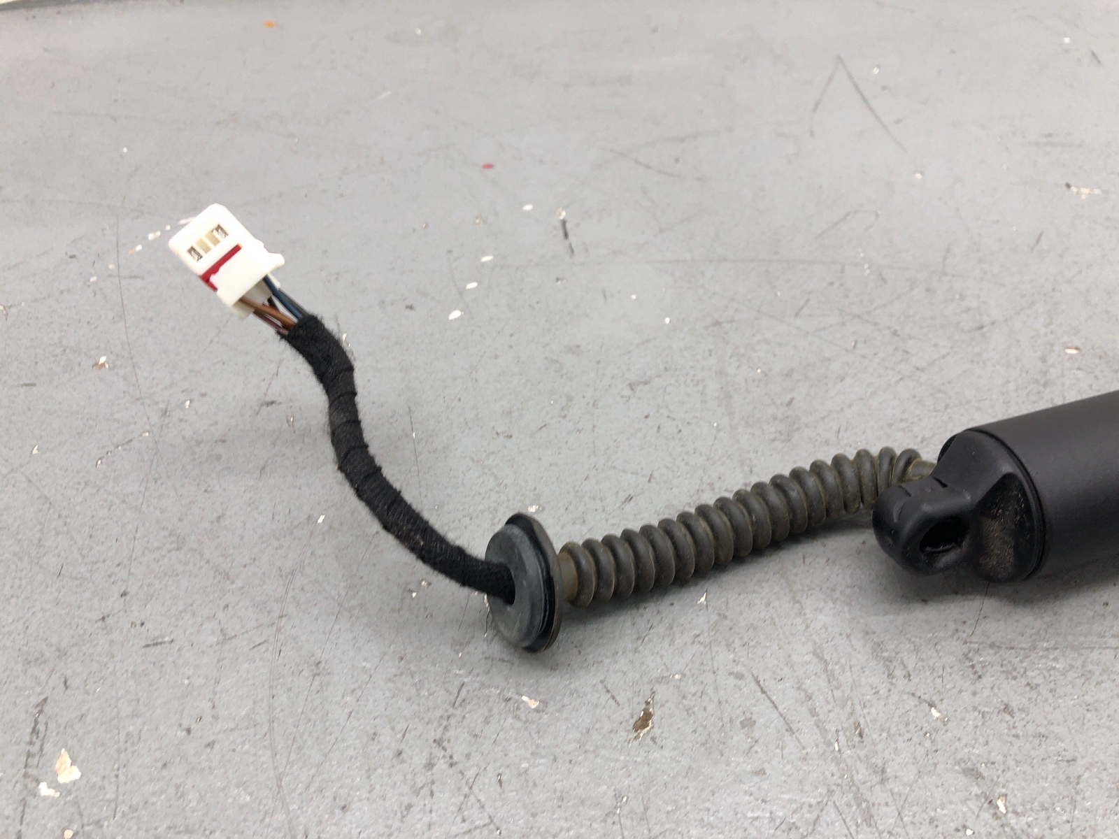 2020-2023 MCLAREN GT REAR LEFT TRUNK DECK LID STRUT SHOCK 22AC666GP