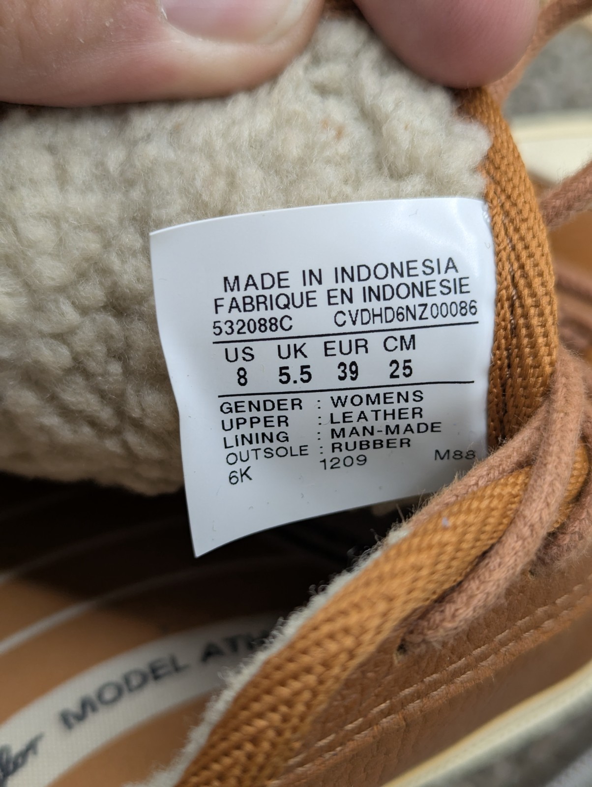 Converse CTAS Leather Fur Lined Women's Size 8 Comfort Shoes Warm Fall  thumbnail 7