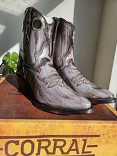Corral Overlay Embroidery  Cut Out Leather Western Black Gold Boots Size 8