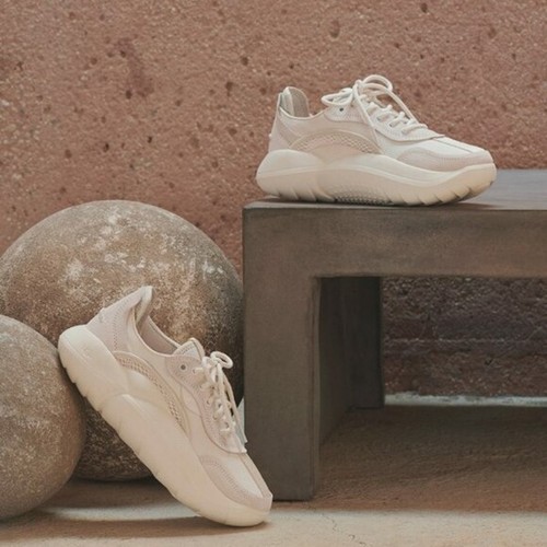 la cloud low sneaker