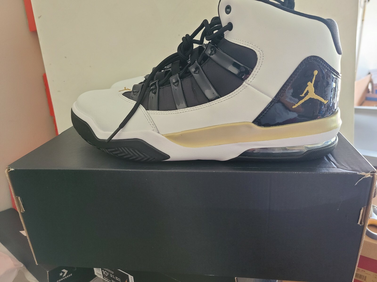 jordan max aura gold white