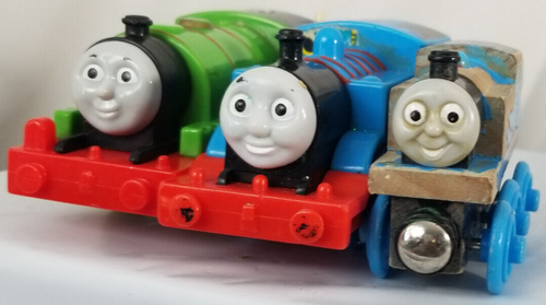 3 PERCY THOMAS Tank & Friends Wooden Railway Engine train Green #6 WOOD plastic - Picture 3 of 12