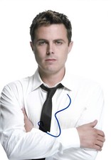 Casey Affleck autograph signed 20x30 cm picture