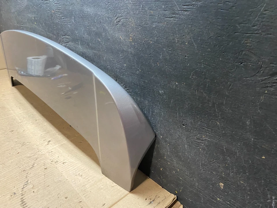 2014 - 2019 Jeep Grand Cherokee Liftgate Back Door Spoiler & Light OEM O6373 DG - Image 2 of 4