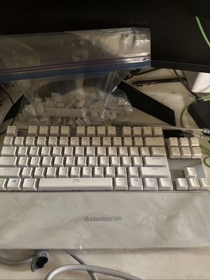 SteelSeries Apex 7 TKL Wired with Hyper X Keycaps