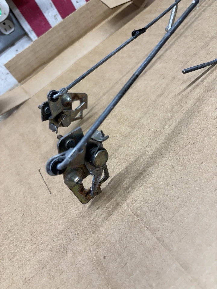 Camión Ford 1968 68 69 70 72 F100 F250 F350 manija de puerta interior pestillos configuración varillas Foto 2 de 4