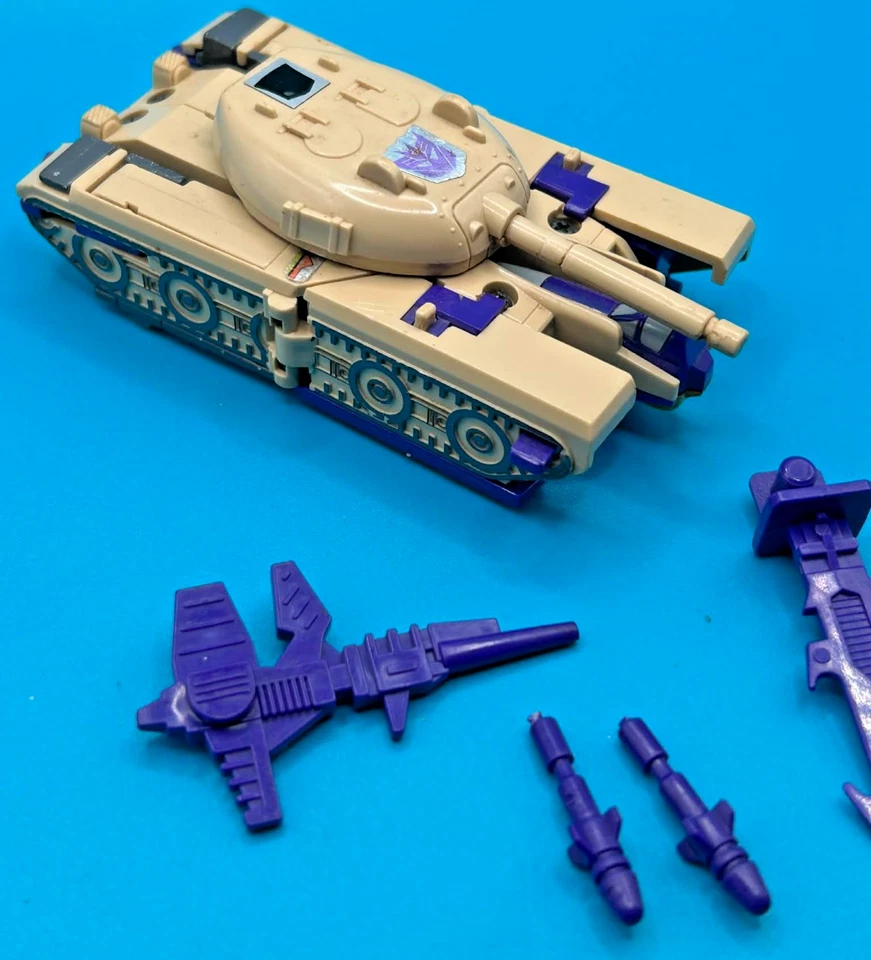 Figura de acción Hasbro G1 Transformers 1986 G1 100 % completa de colección BLITZWING Foto 3 de 3