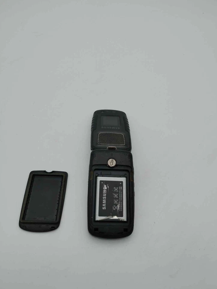Samsung Rugby II SGH-A847 Black AT&T Flip Phone - Image 4 of 4