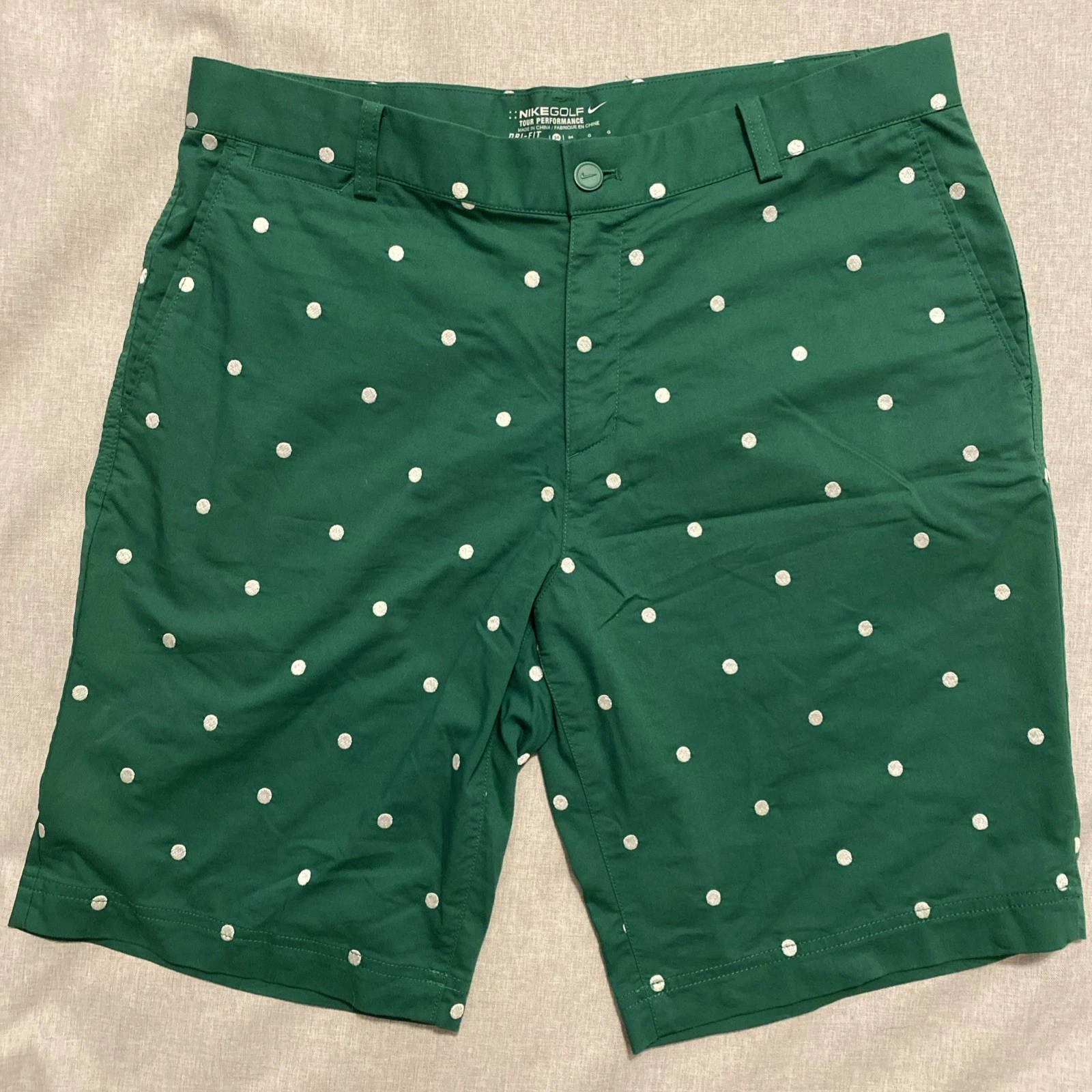 Nike Golf Tour Performance 38 Shorts Men's DRI-FIT Green St Patty’s Golf Ball
Opens in a new window 