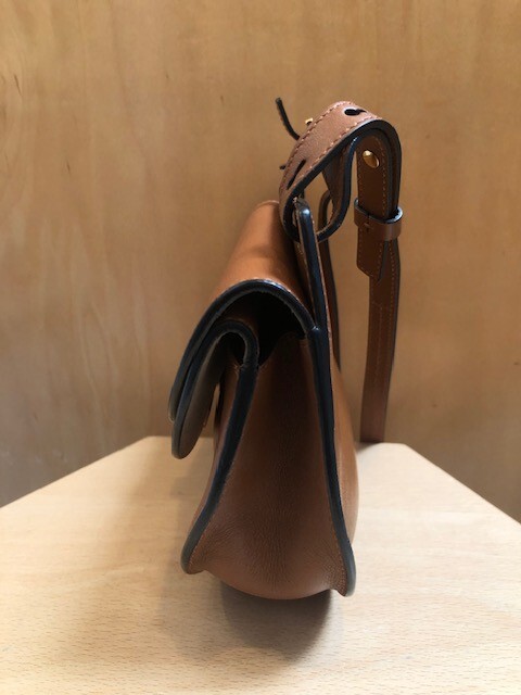 ショルダーバッグ・ポシェット CHLOE' Halfmoon leather shoulder bag CHLOE Georgia Brown Leather Half Moon Flap Small Crossbody