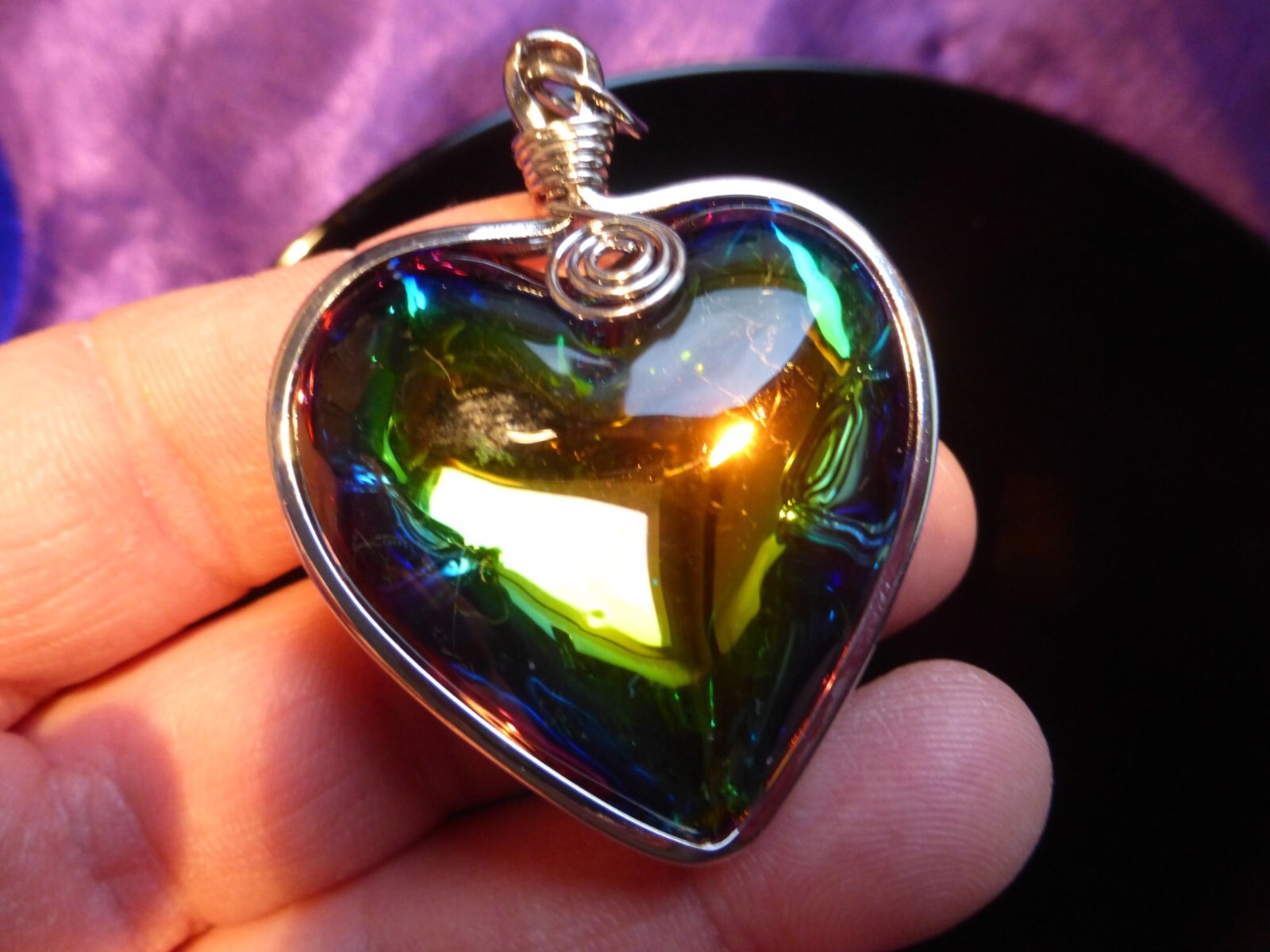 Pendentif coeur en cristal de 5.5 cm et monture argentée de haute joaillerie