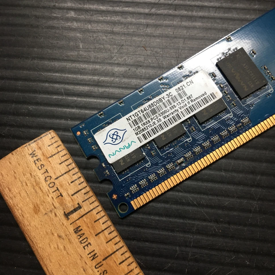 Nanya NT1GT64U88D0BY-3C 1GB 1Rx8 PC2-5300U-555-13-D1.667 PC Memory - Image 4 of 4