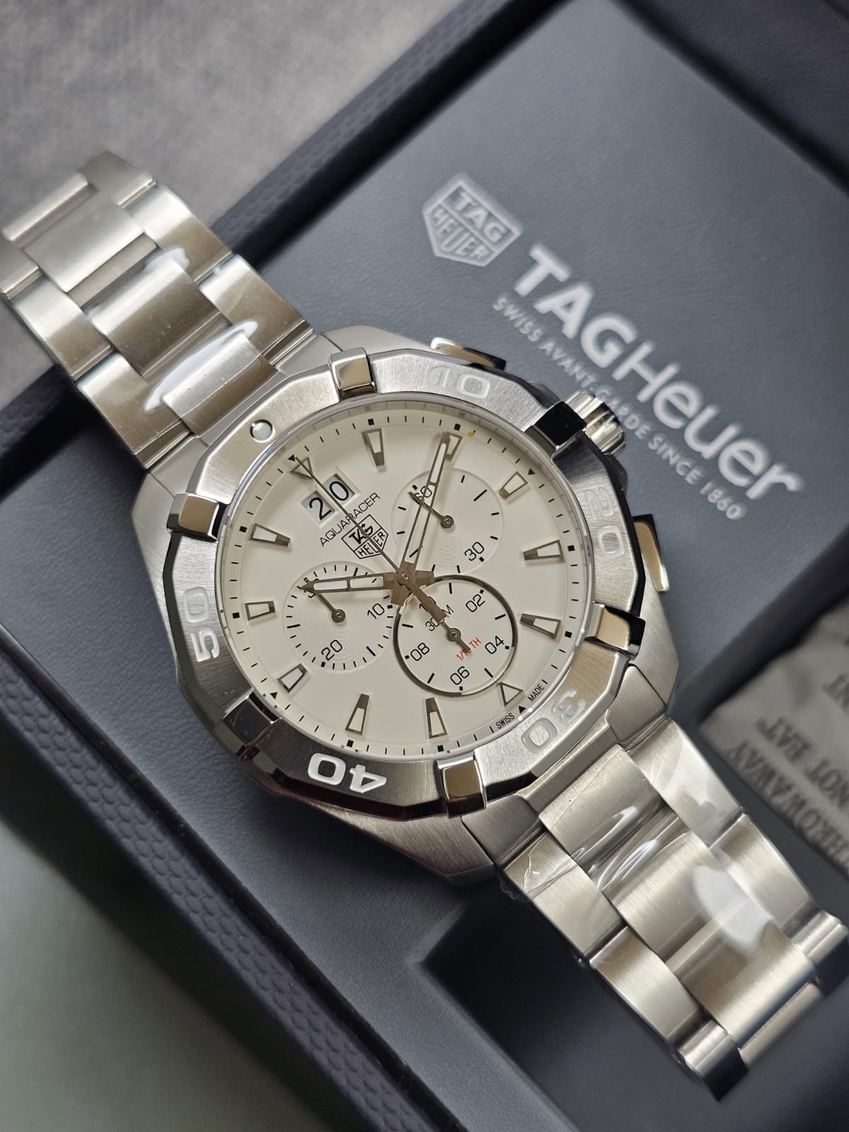 Quartz Chronograph HEUER Aqua Men's TAG racer Date Watch CAY1111.BA0927 - VintageWatches.PK Quartz Chronograph HEUER Aqua Men's TAG racer Date Watch CAY1111.BA0927 - vintagewatches.pk