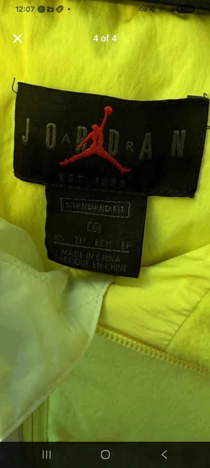 Parka de plumón para mujer Nike Jordan amarillo neón (voltio/veneno limón) - talla XS NUEVA SIN ETIQUETAS Foto 3 de 4