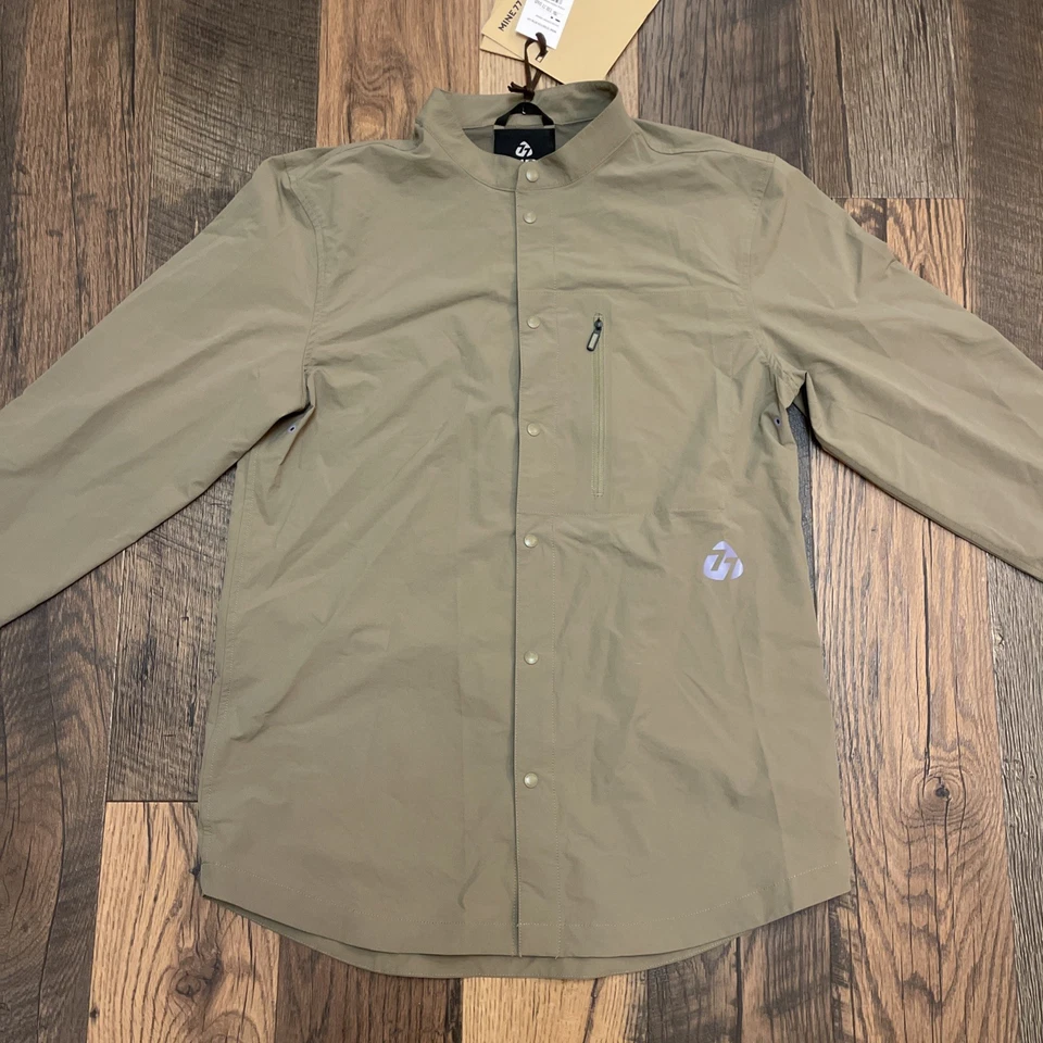 Mine 77 Stretch Button Up Culvert Green Unisex Large NWT - Image 2 of 4