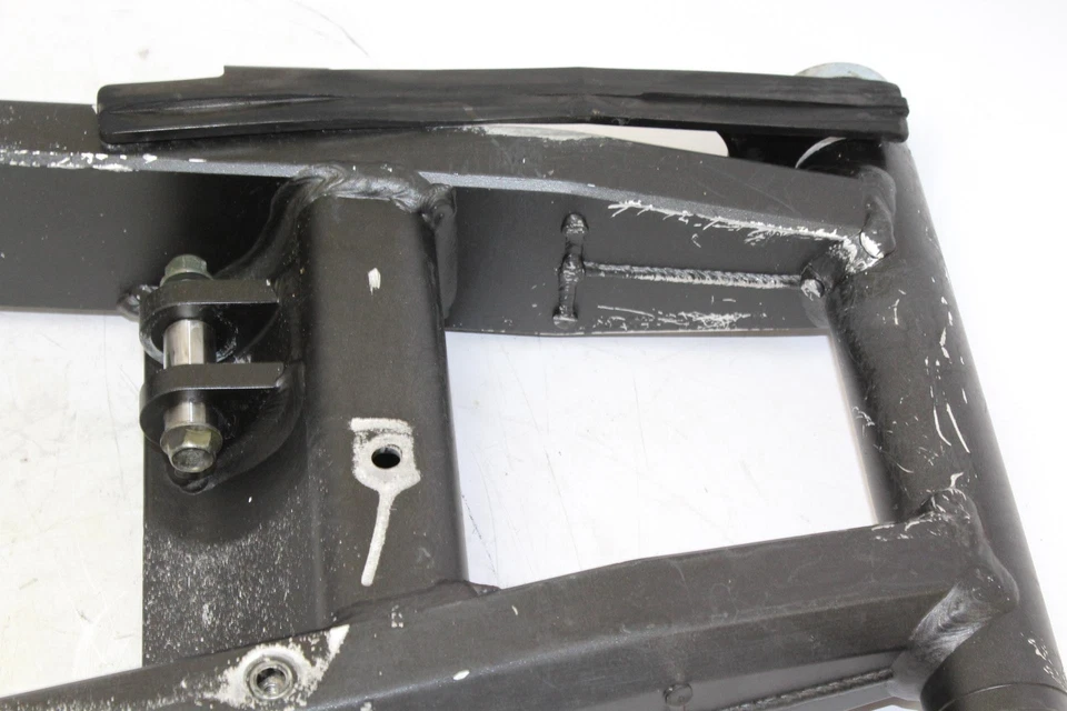 Задний поворотный рычаг задней подвески 2007 Yamaha Fz6 - Изображение 4 из 4