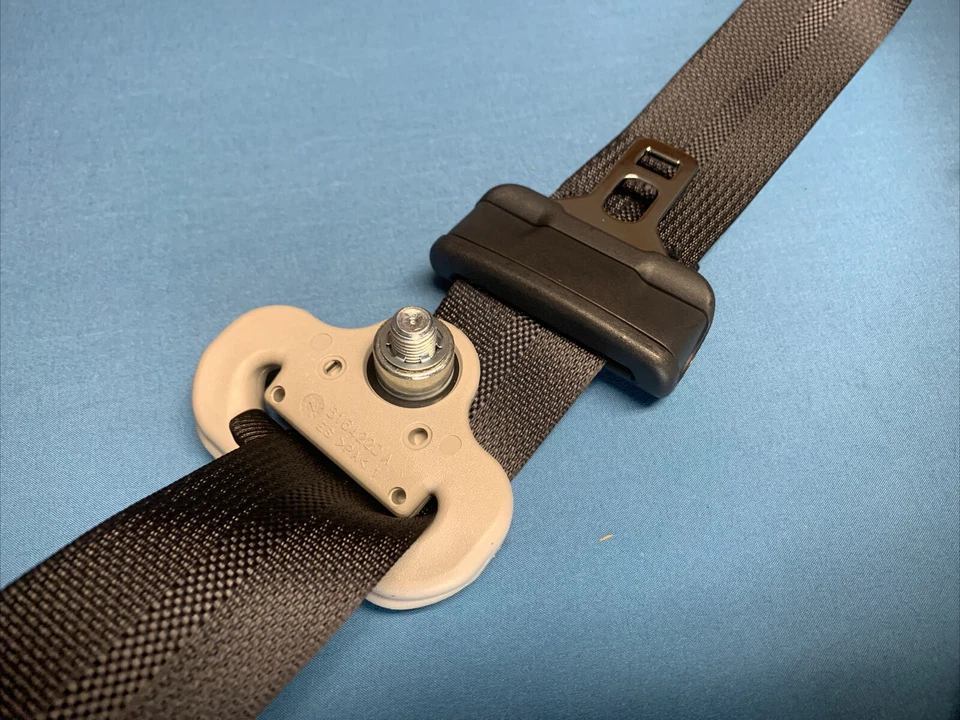 Nissan Murano 2019-2023 pretensor de cinturón de seguridad delantero izquierdo negro OEM Foto 4 de 4