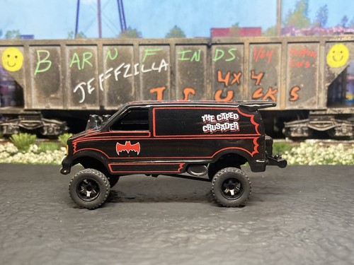 Chevy Astro Van Lifted 4x4 Off Road 1/64 Diecast Customized Hot Wheels Batman - Picture 13 of 14