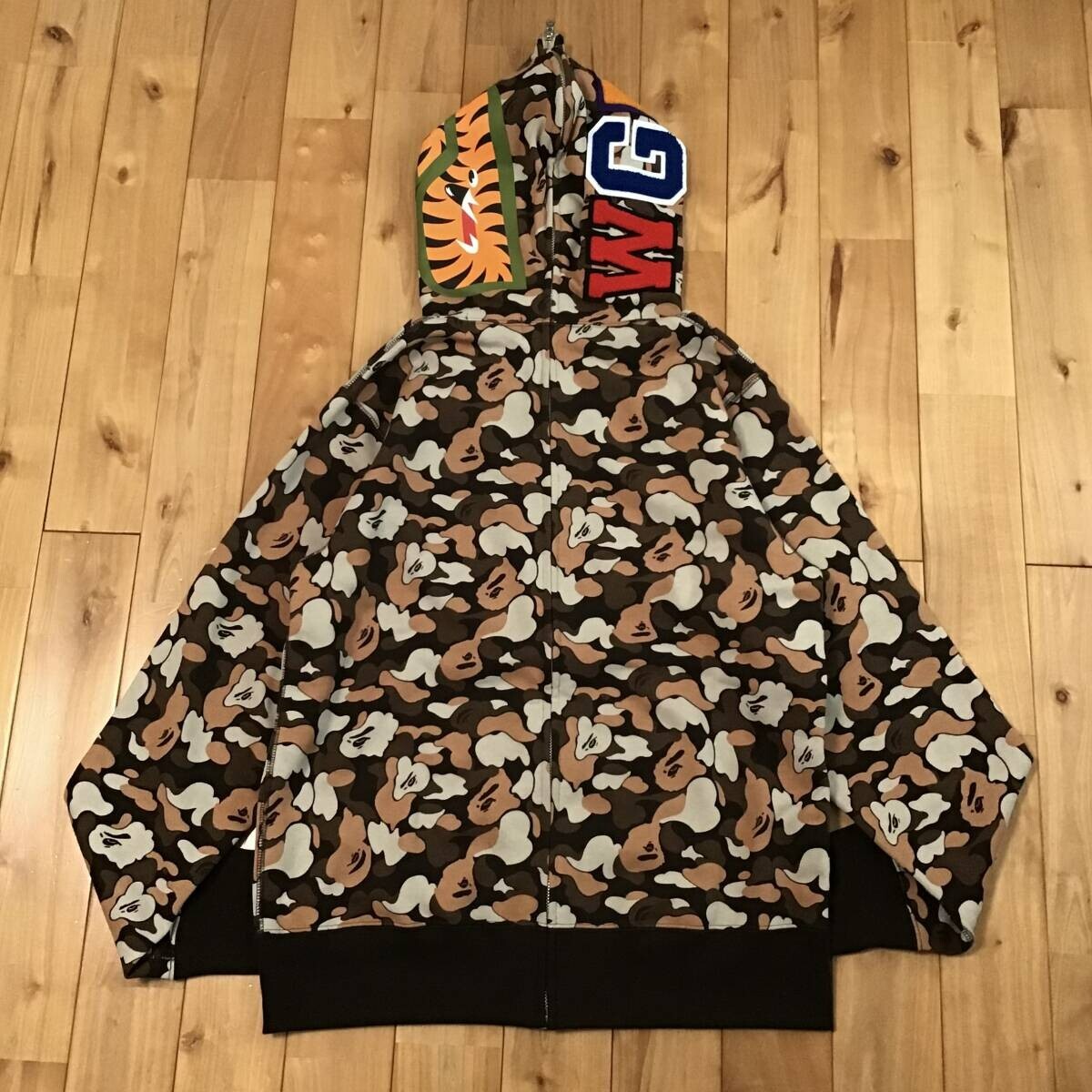 トップス Bape think shark hoodie 2024 BAPE THINK STORE CAMO Separate shark full zip hoodie A
