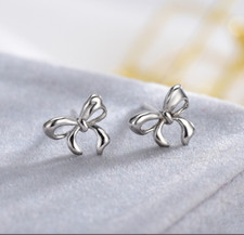 Beautiful Bow Shape Stud Style Push Back Women's 925 Sterling Silver Earrings