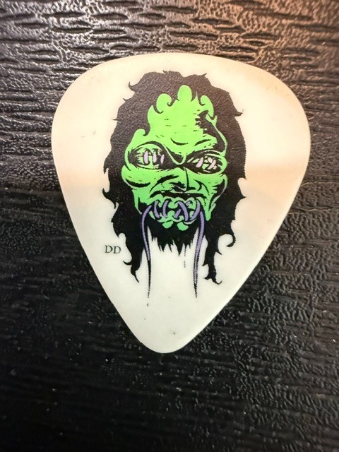 METALLICA  #2    /  TOUR   GUITAR PICK