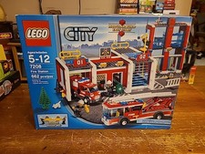 LEGO CITY: Stazione dei Pompieri 7208 Nuovo Sigillato Set Ritirato con Figure Camion dei Pompieri Stazione