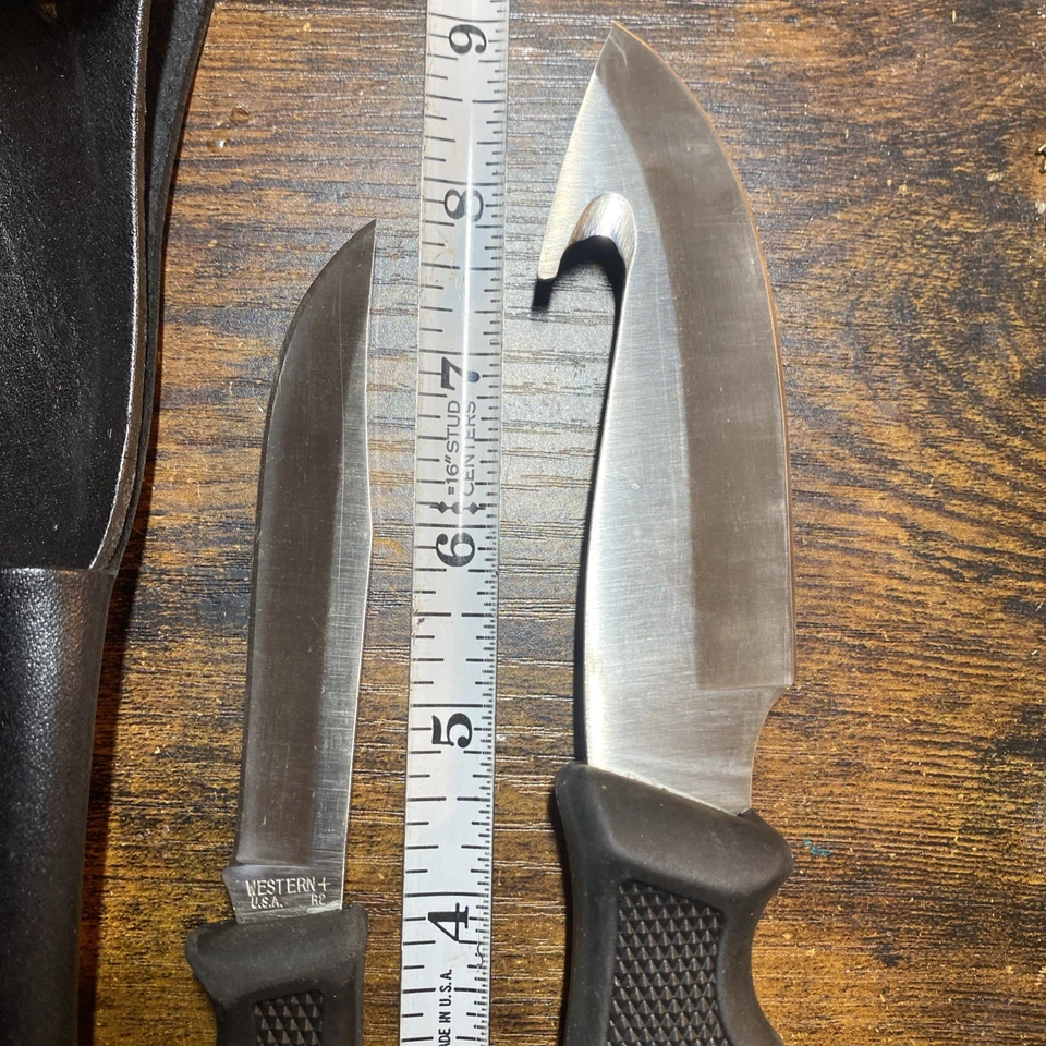 JUEGO DE 2 CUCHILLOS BUCKMASTER BLADE WESTERN U.S.A. R2 - R18 CON FUNDA Gancho intestinal Caza Foto 3 de 4