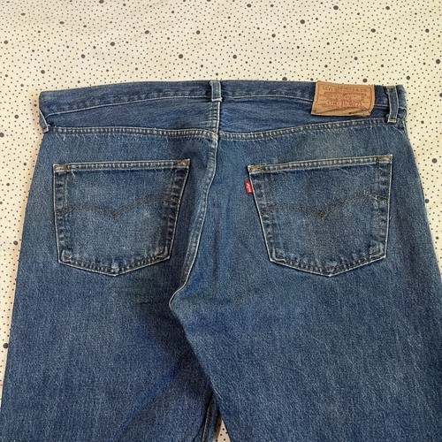 Vintage 1980er Levis 501 Red Tab Jeans Herren 40x30 mittlere Waschung gerade Knopfleiste