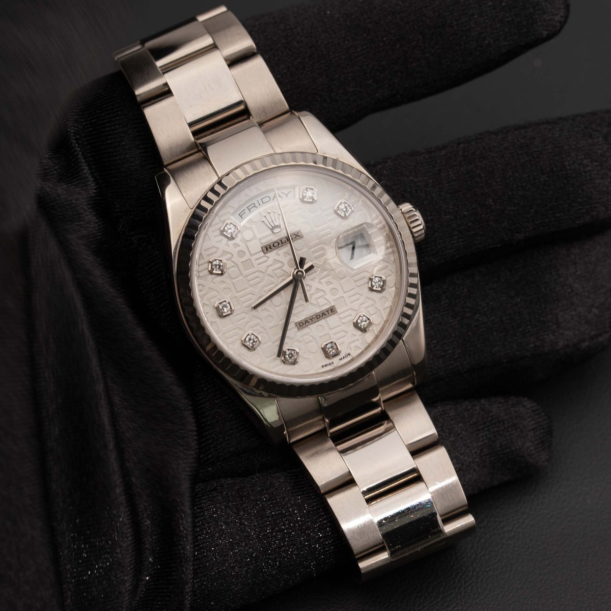 Rolex Day-Date 118239 Fluted Bezel 18K Gold Watch 36mm White