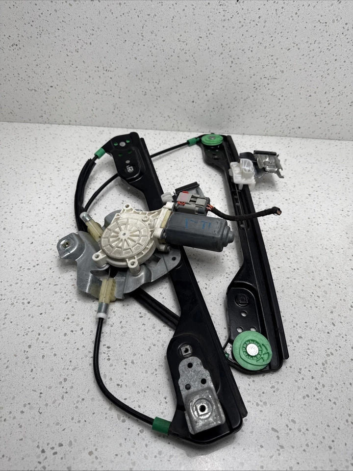 2006 Chrysler 300 Front Left Driver Door Window Regulator OEM - Изображение 2 из 4