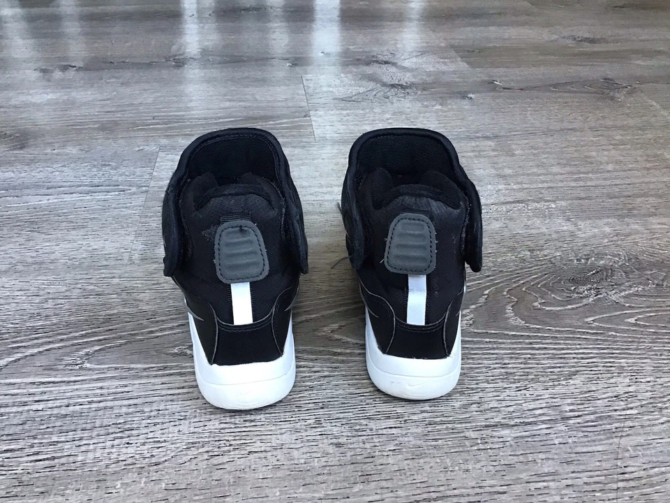 Nike Youth Novice High Winter Snow Boots Kids Size 11.5 Black White AV8339-005 - Image 3 of 4