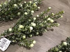 NEW Christmas Faux Glitter Berry Floral 20  Stems 21 Pcs Green White Berries