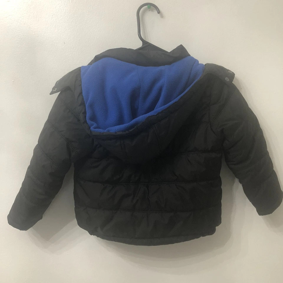 Calvin Klein Niños Sudadera con Capucha Puffer Chaqueta Niños Talla 4 UNISEX Negro Manga Larga Foto 4 de 4