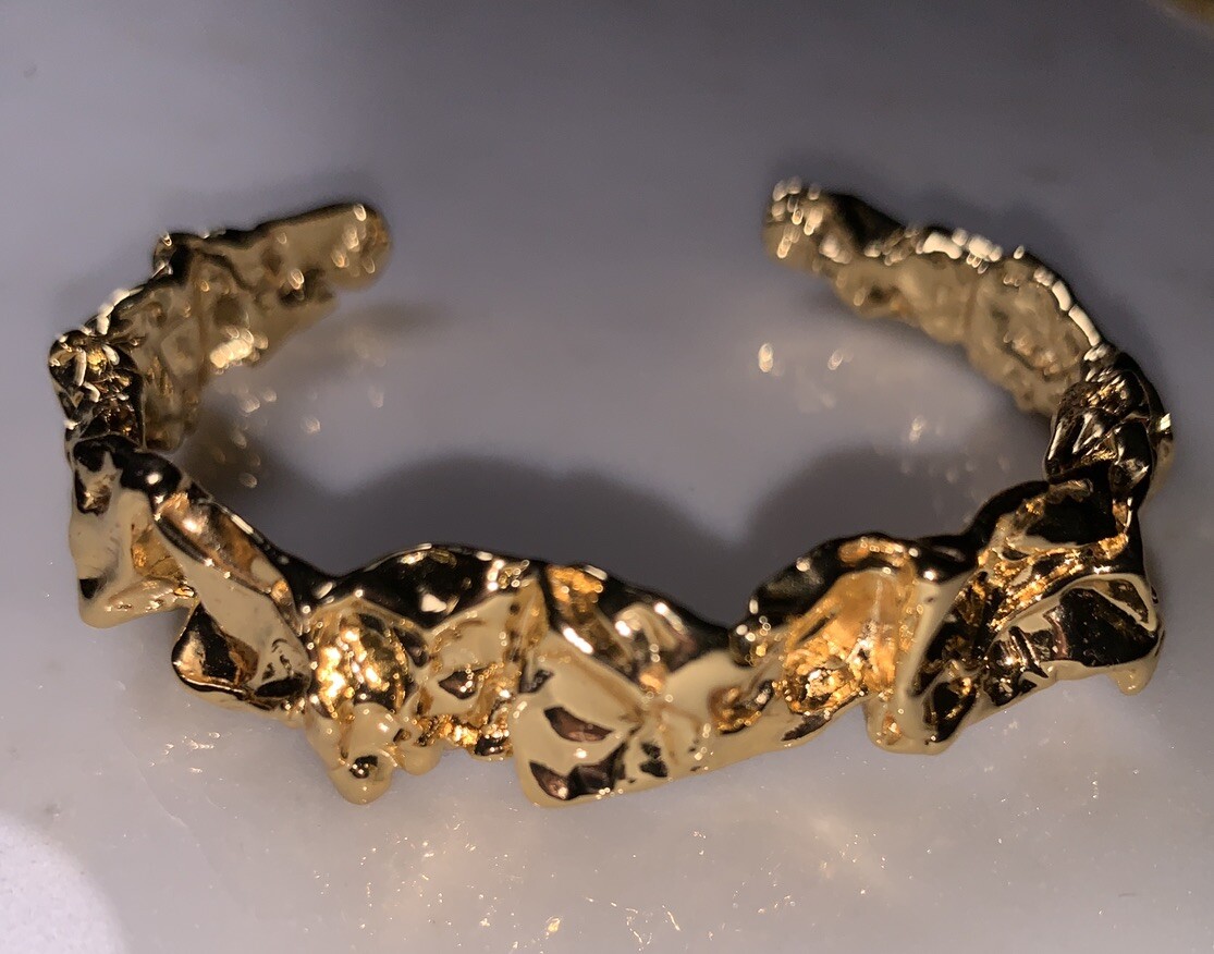 Amber Sceats 24K Gold Plated Bangle Emery Bracelet Cuff Rachel Zoe Scrunched