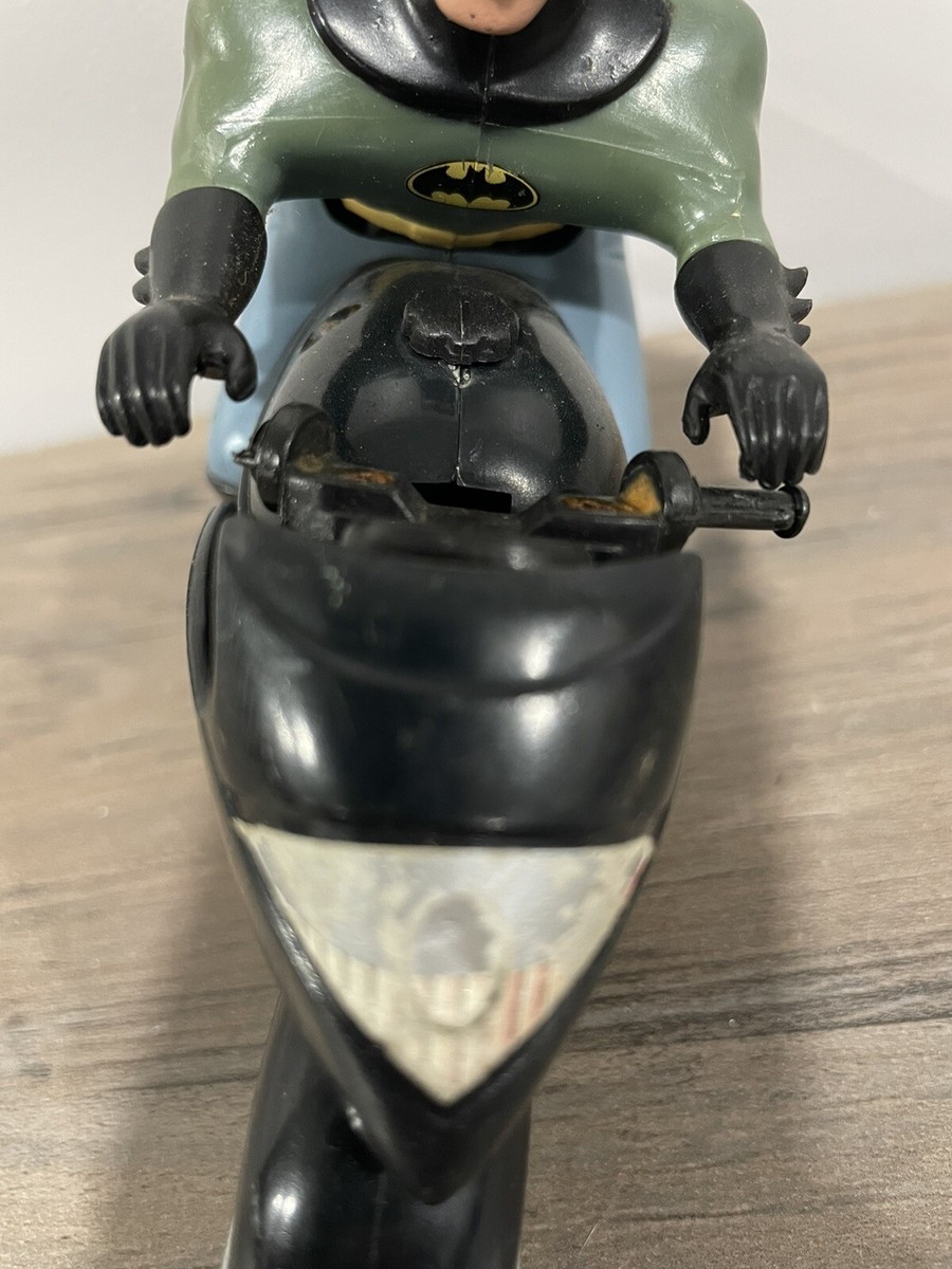 Vintage 1992 DC Comics Kenner Batcycle Motorcycle Batman the