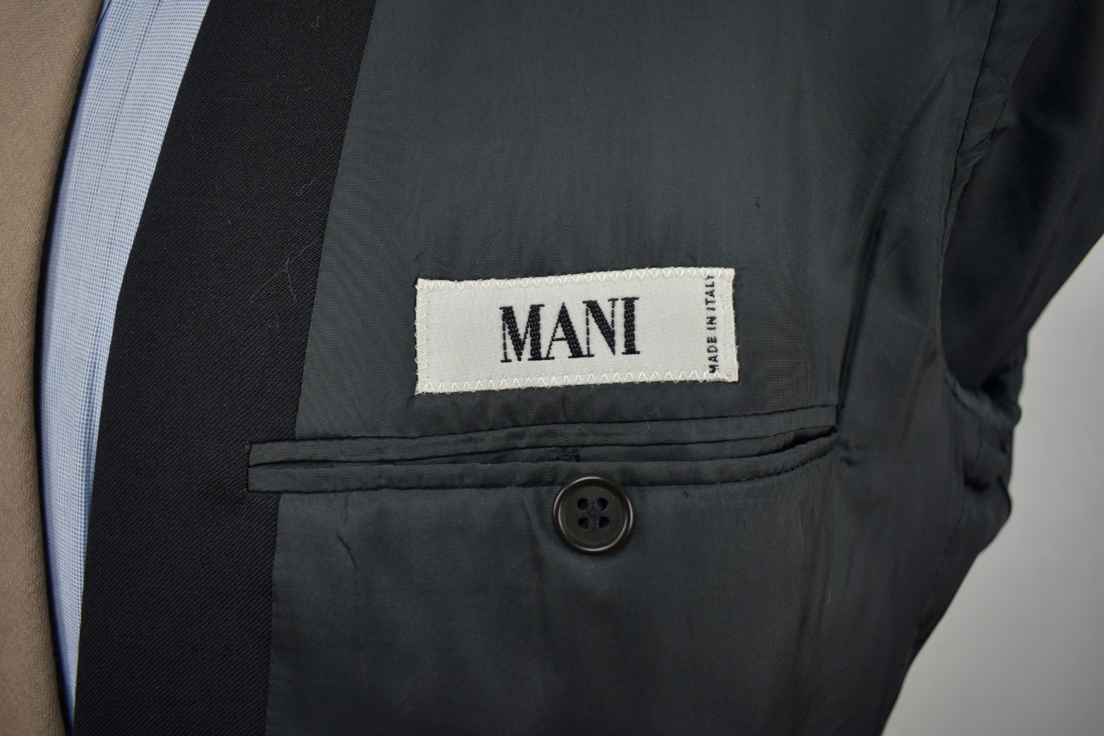 Mani Solid Black 100% Wool Double Breasted Blazer… - image 8