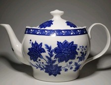 London Pottery Old English Style Teapot White with Blue Floral 4 Cup