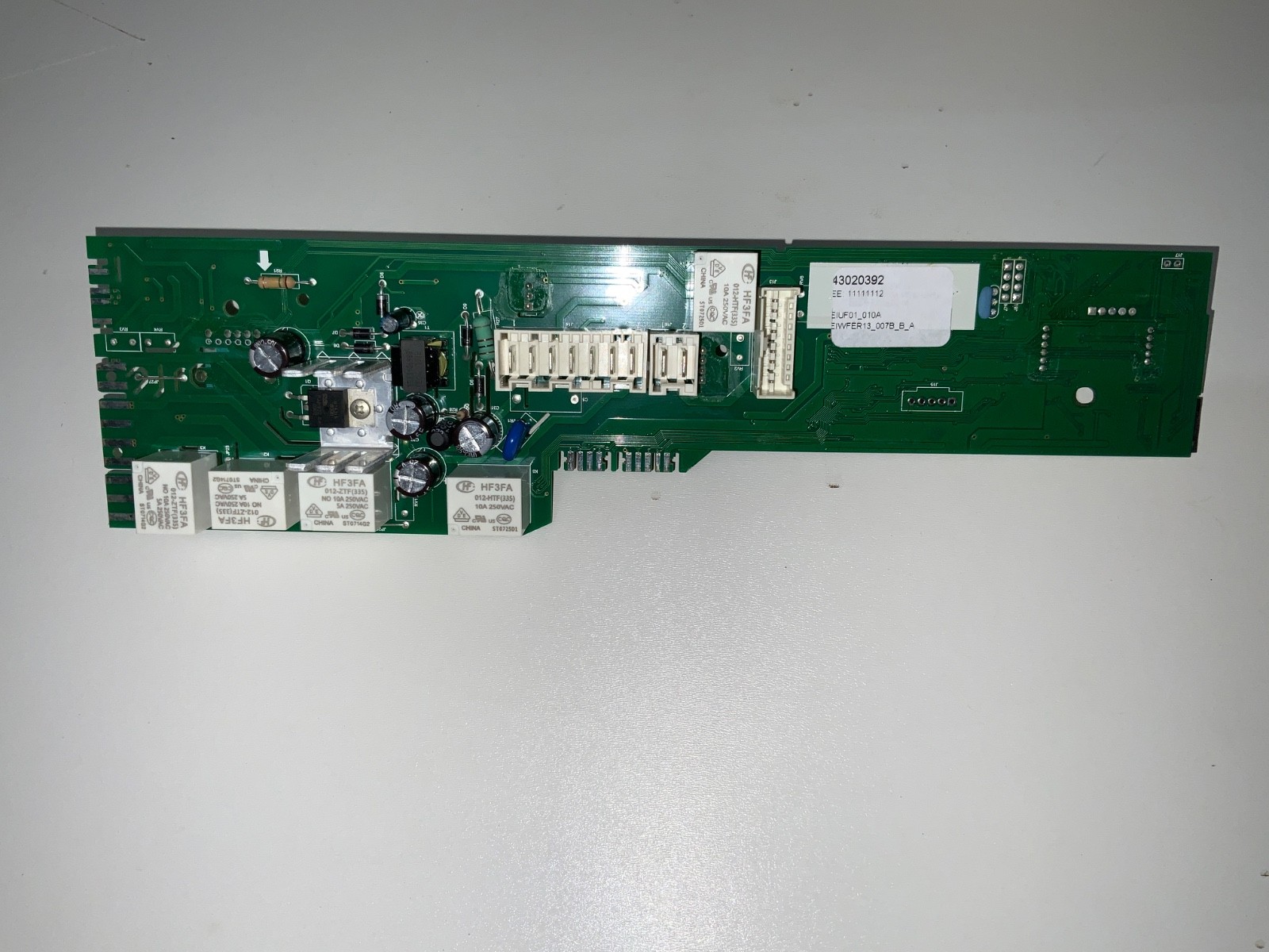 Module de contrôle Candy Hoover résout panne allumage machine à laver