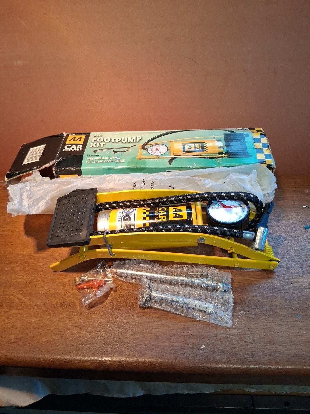AA CAR FOOTPUMP KIT